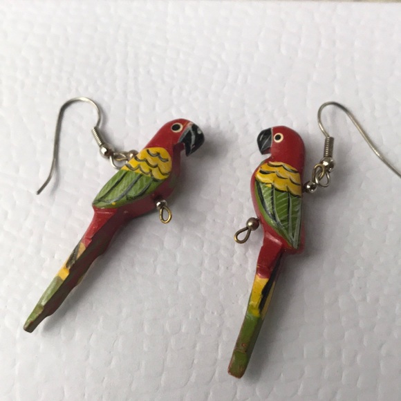 Vintage Jewelry - Bright fun vintage parrot earrings.